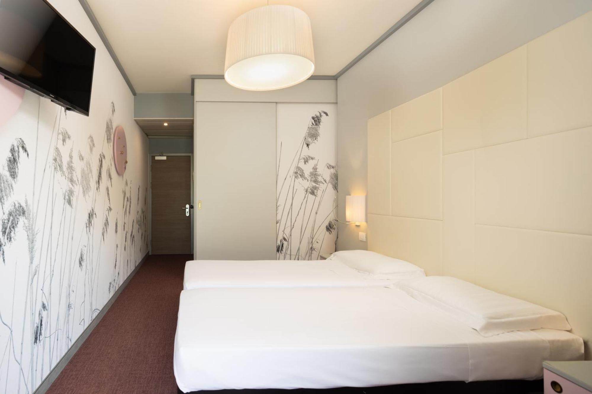 Hotel La Perla - Bike Hotel การ์ดา ภายนอก รูปภาพ