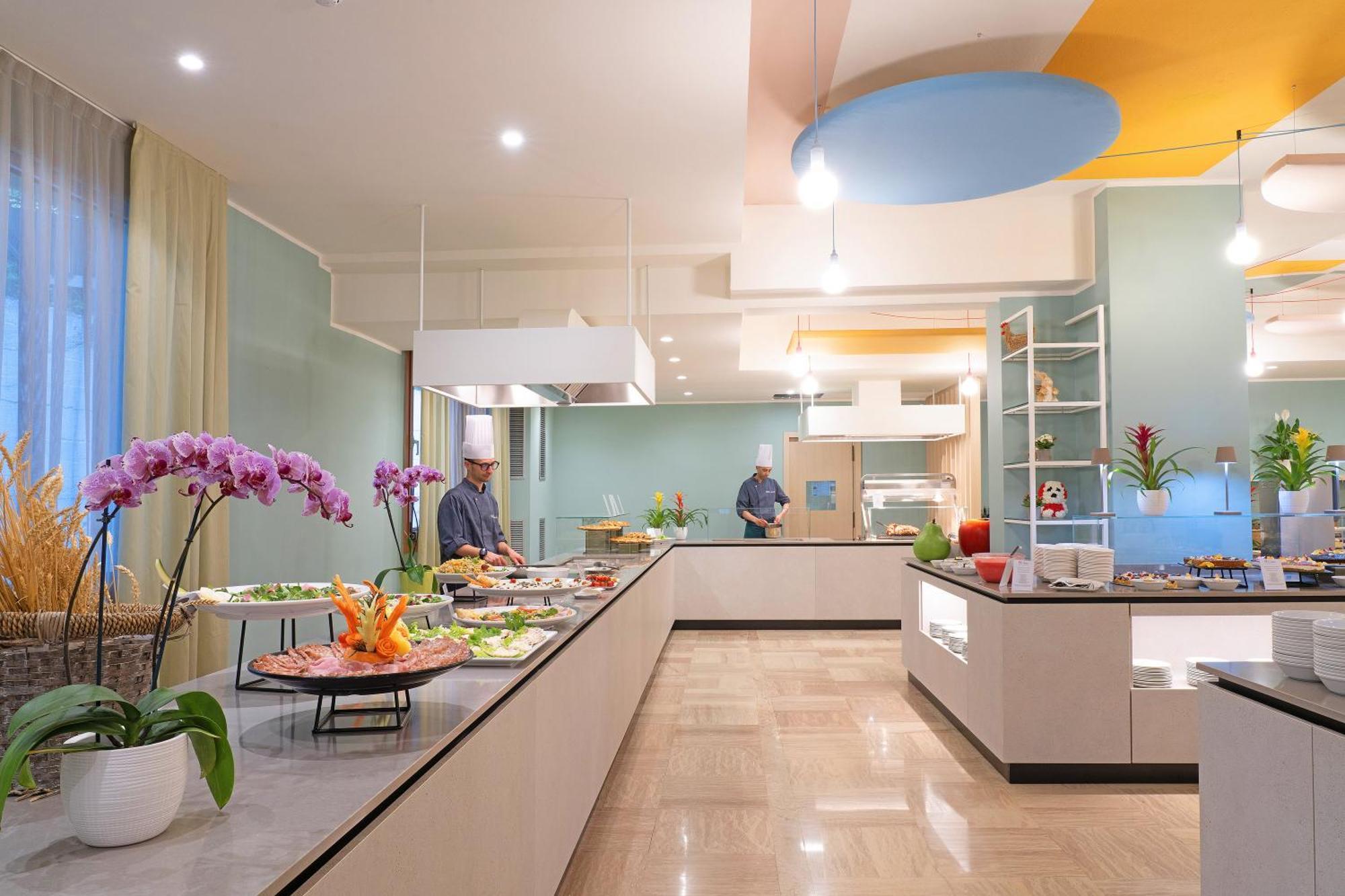 Hotel La Perla - Bike Hotel การ์ดา ภายนอก รูปภาพ