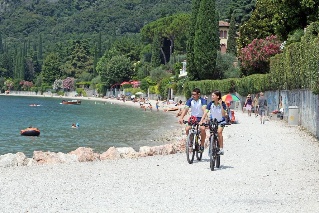 Hotel La Perla - Bike Hotel การ์ดา ภายนอก รูปภาพ