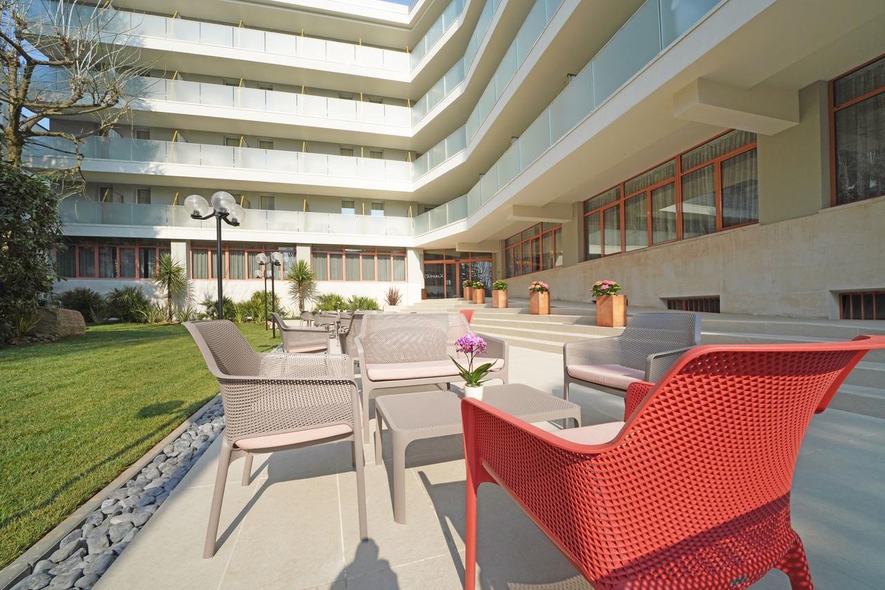 Hotel La Perla - Bike Hotel การ์ดา ภายนอก รูปภาพ