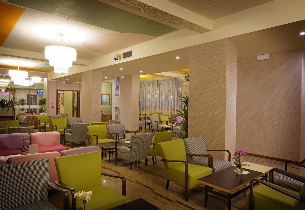 Hotel La Perla - Bike Hotel การ์ดา ภายนอก รูปภาพ