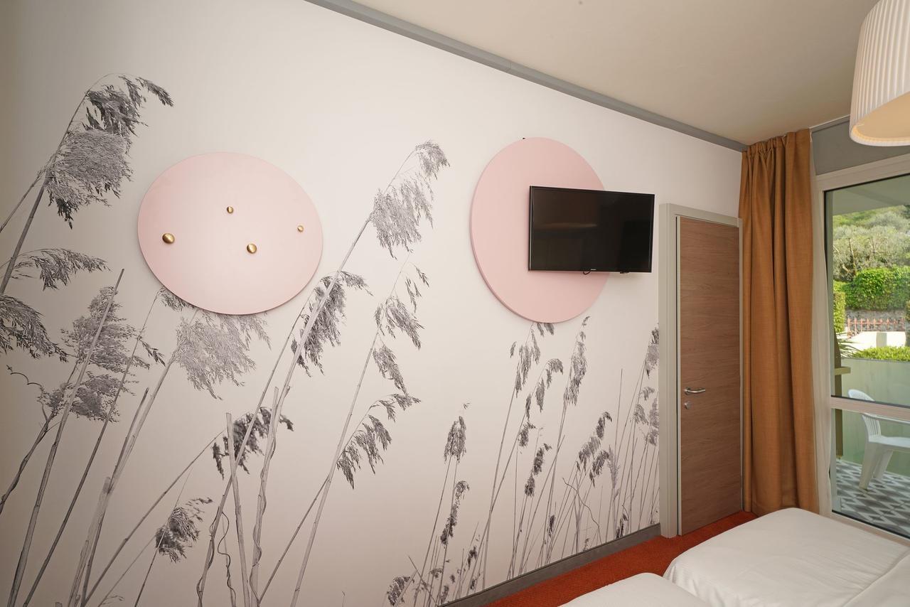 Hotel La Perla - Bike Hotel การ์ดา ภายนอก รูปภาพ