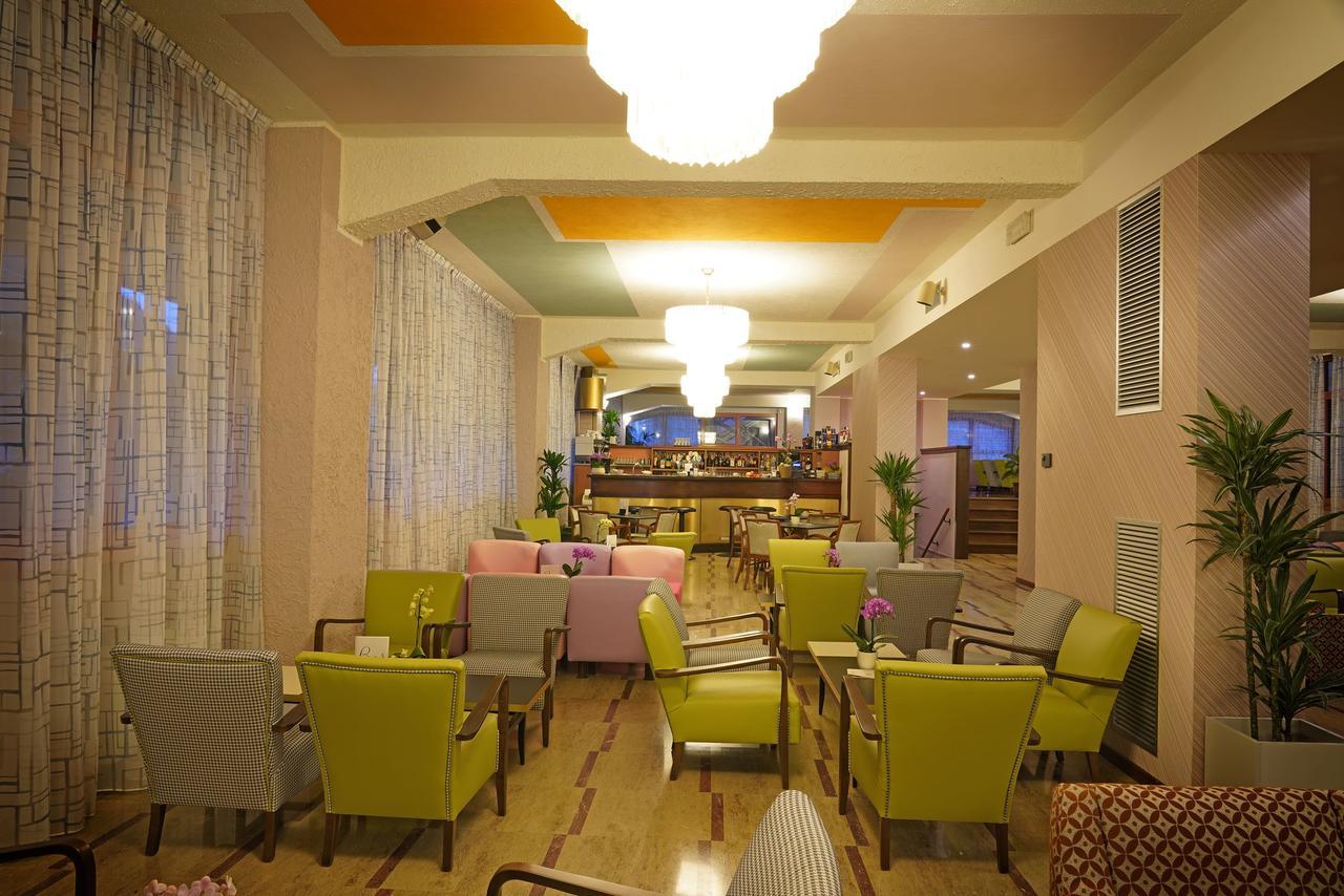 Hotel La Perla - Bike Hotel การ์ดา ภายนอก รูปภาพ