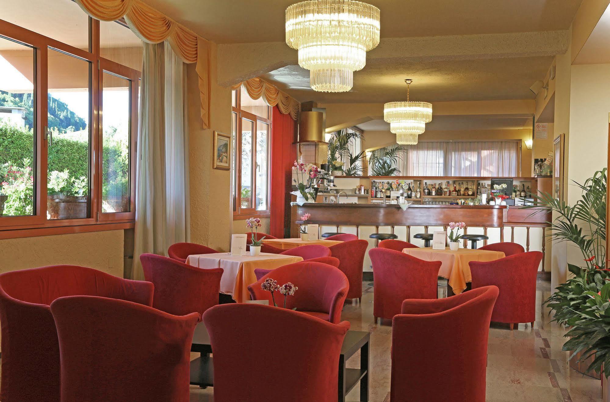 Hotel La Perla - Bike Hotel การ์ดา ภายนอก รูปภาพ
